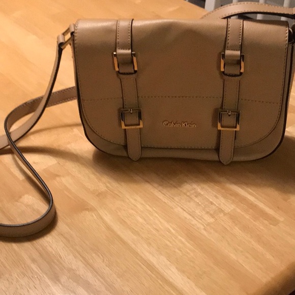 Calvin Klein tan leather saddle bag - Picture 2 of 6